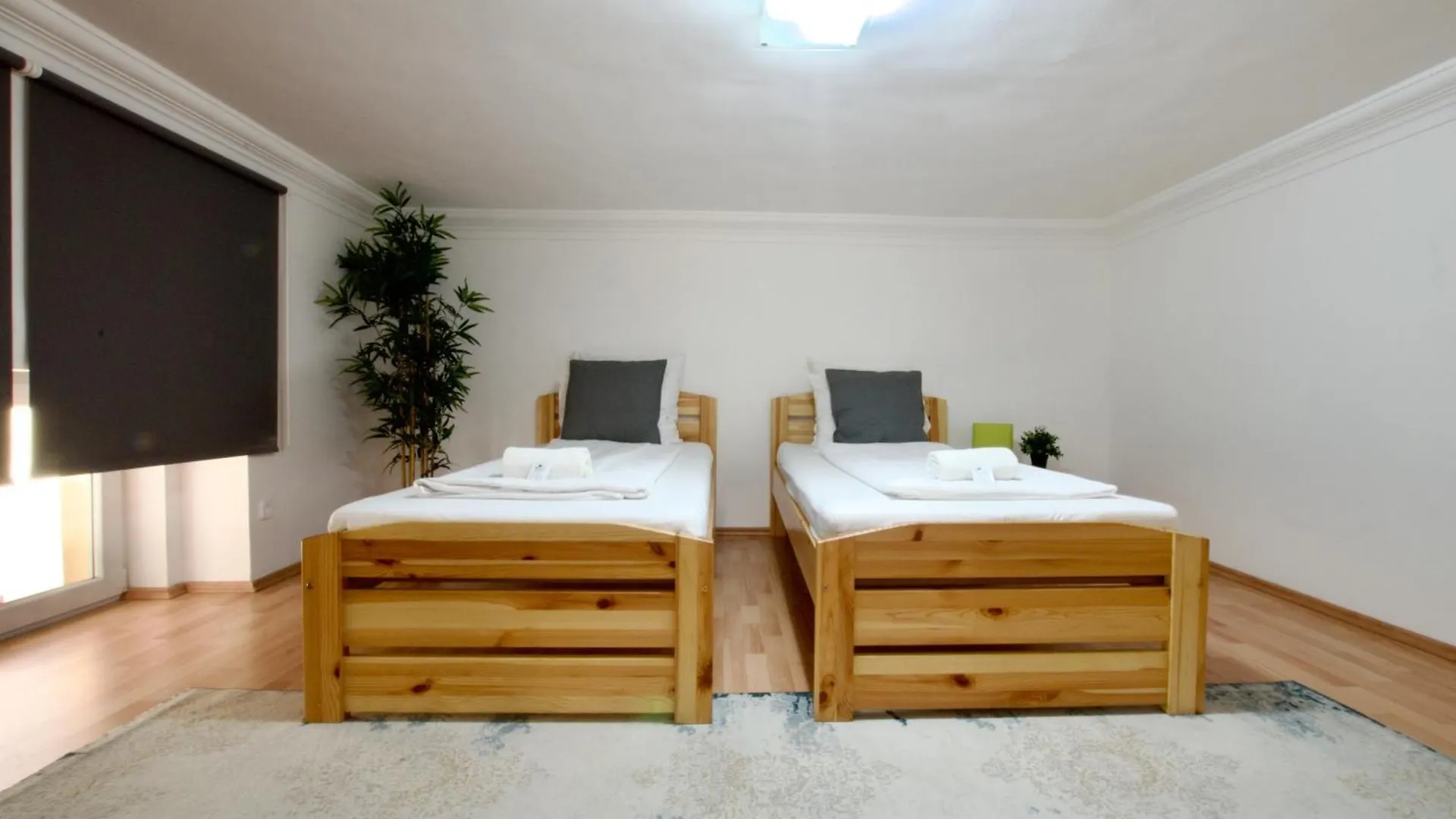 Standard Apartment By Hi5- Kazinczy 2 Bedroom Budapest