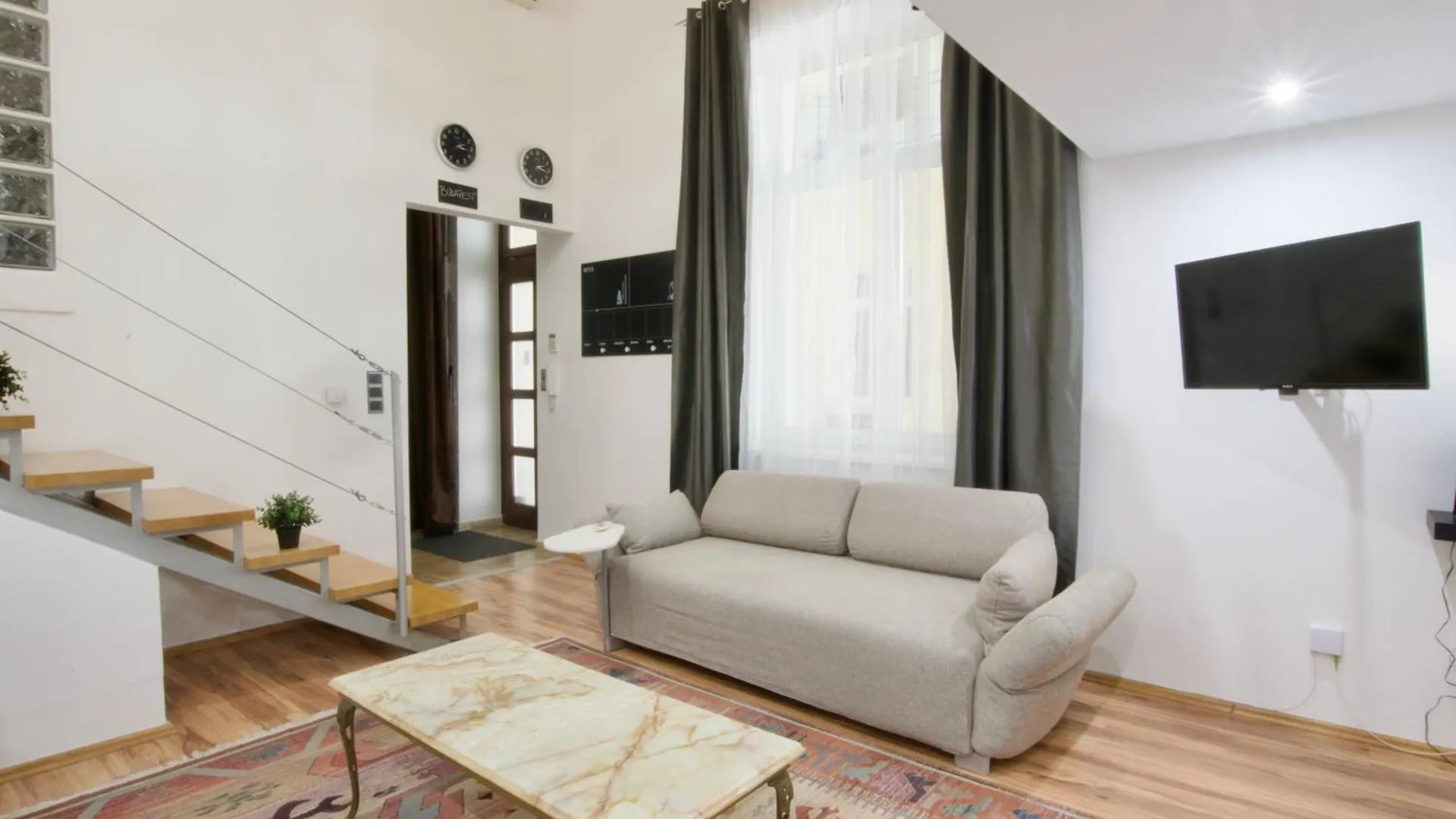 Standard Apartment By Hi5- Kazinczy 2 Bedroom Budapest
