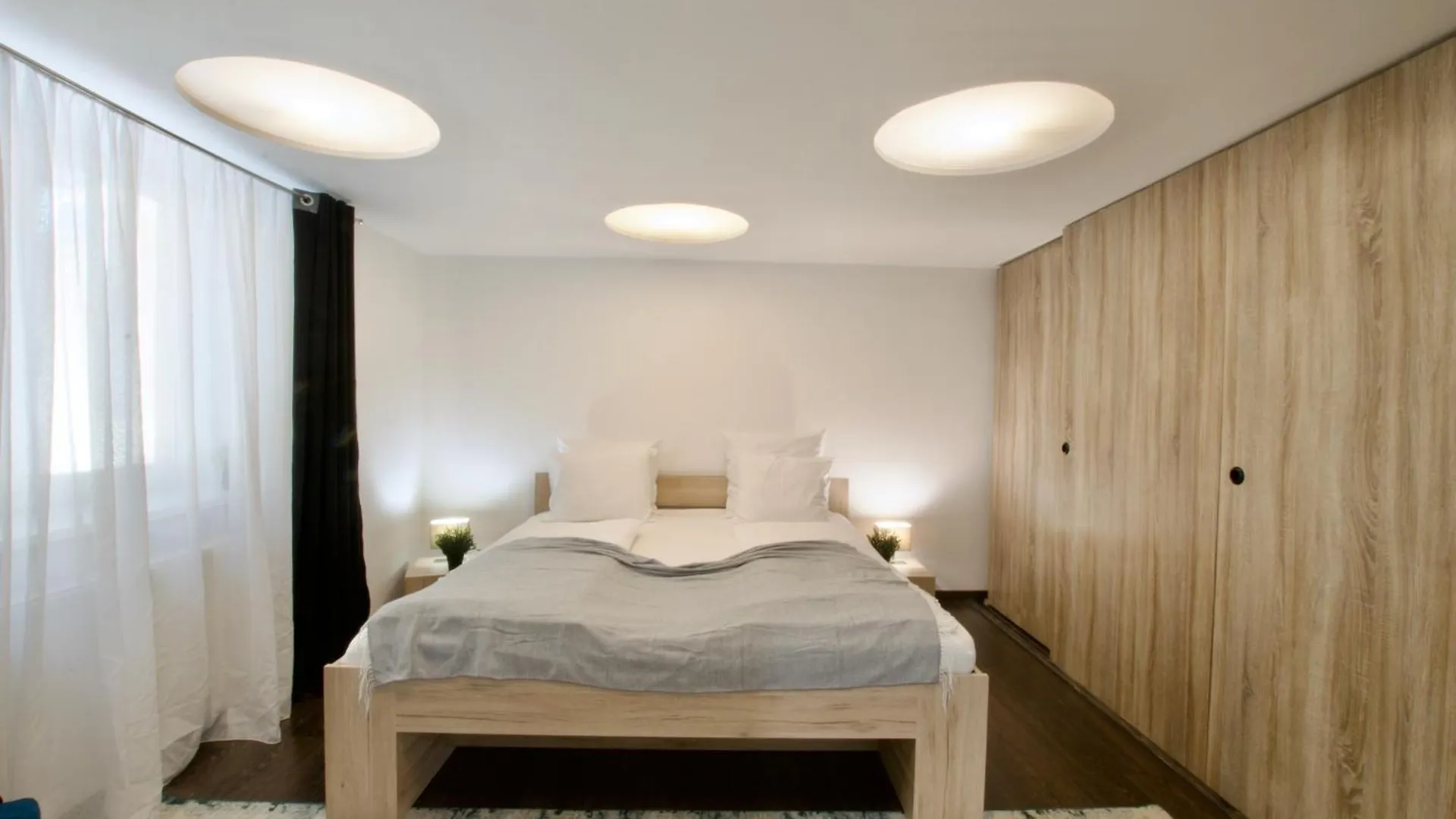 Standard Apartment By Hi5- Kazinczy 2 Bedroom Budapest 0*,  Hungary